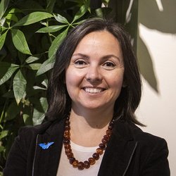 speaker photo