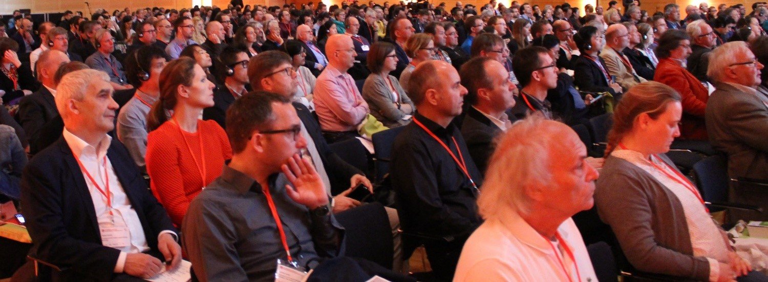 Volles Plenum bei der 21. Internationalen Passivhaustagung in Wien © Passivhaus Austria Plenum_2017.jpg